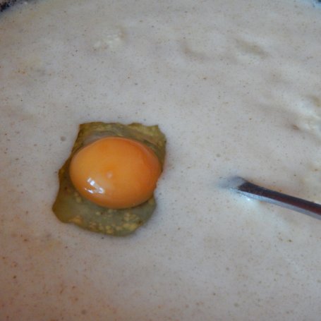 Krok 4 - Ser twarogowy smażony z jajkiem i mielonym kminkiem foto