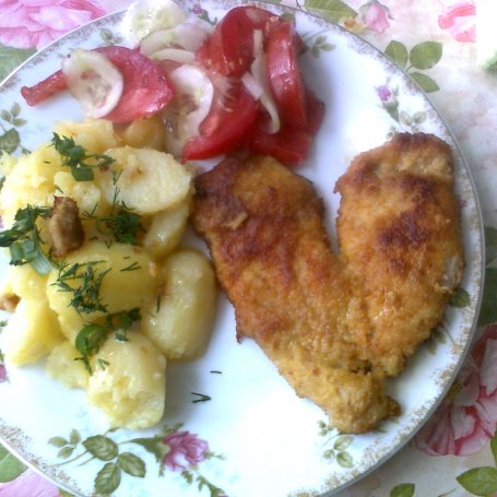 Krok 3 - Serce z kurczaka z ziemniakami i sałatką foto