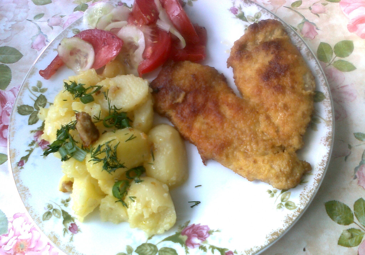 Serce z kurczaka z ziemniakami i sałatką foto