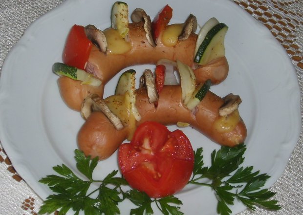 Fotografia przedstawiająca Serdelki z warzywami