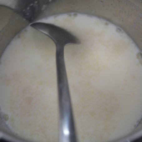 Krok 2 - Serniczek jogurtowo-truskawkowy foto
