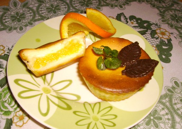 Fotografia przedstawiająca Serniczki z słoneczną pomarańczą.