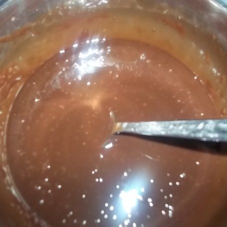 Krok 6 - Sernik czekoladowy na ciasteczkowym spodzie foto