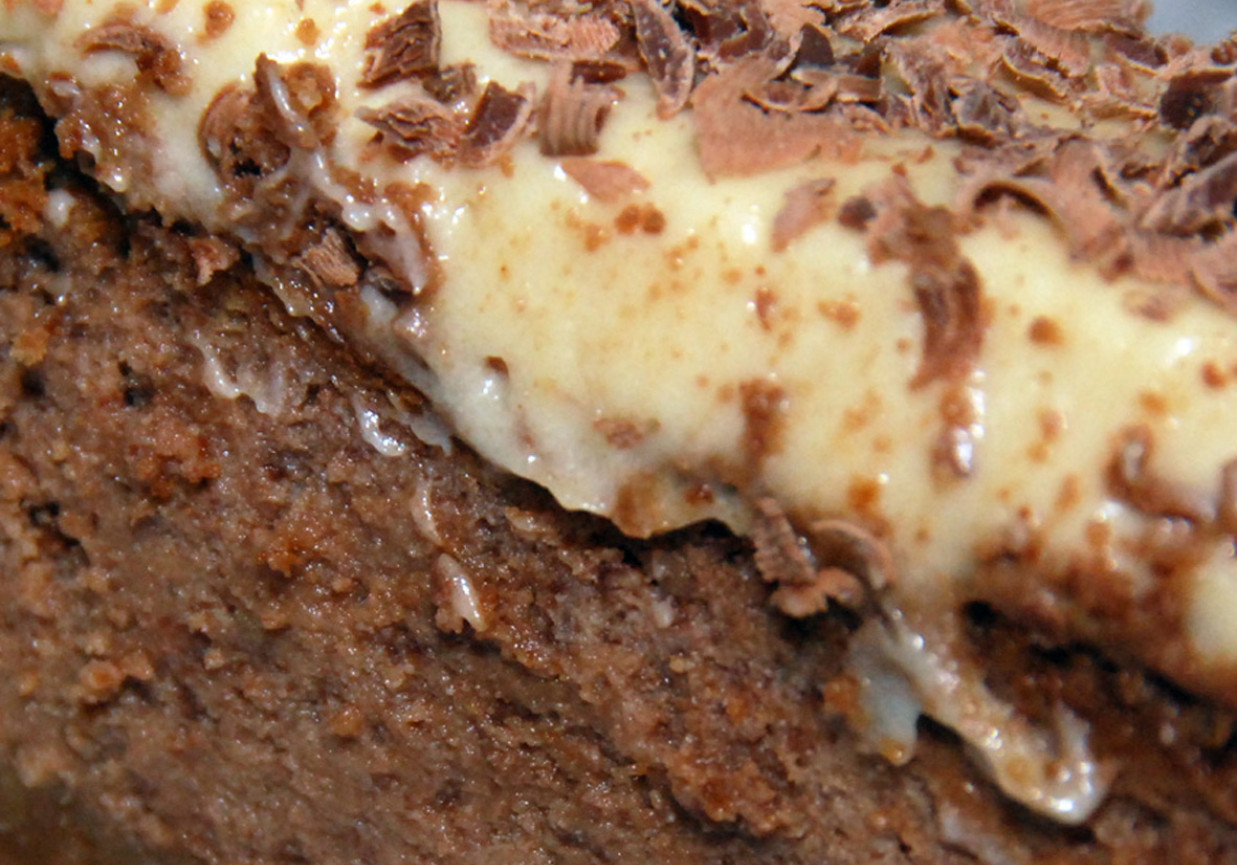 Sernik czekoladowy z masłem orzechowym foto