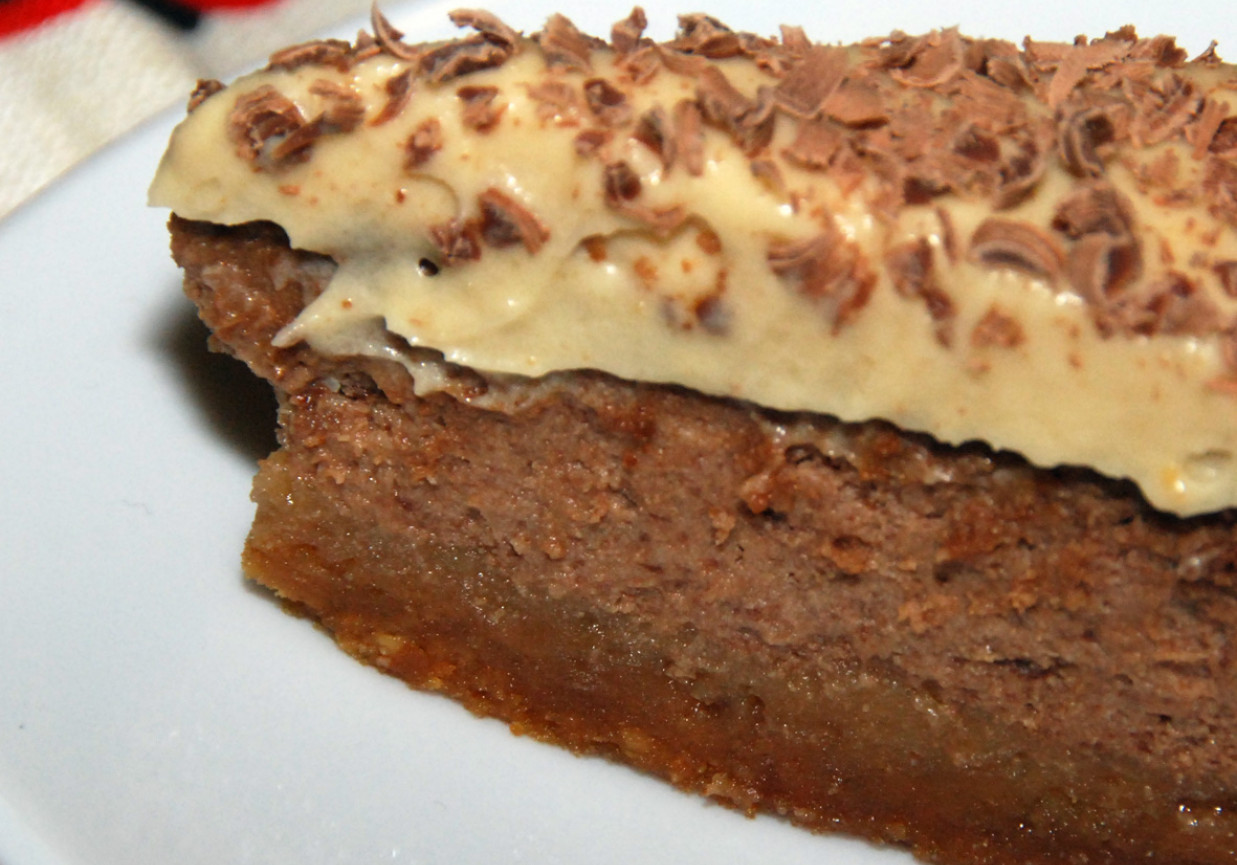 Sernik czekoladowy z masłem orzechowym foto