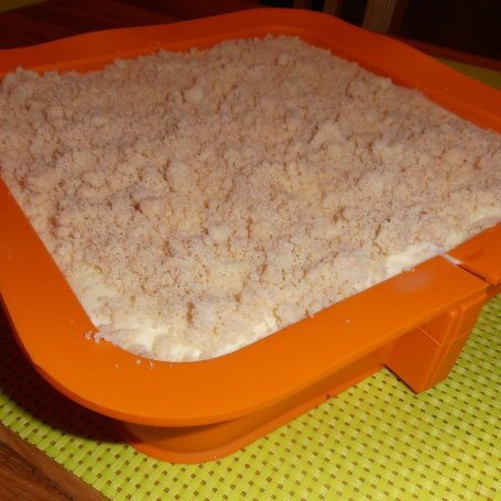 Krok 5 - Sernik na cynamonowej kruszonce foto