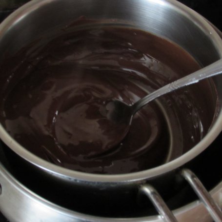 Krok 1 - Sernik na czekoladowym spodzie foto