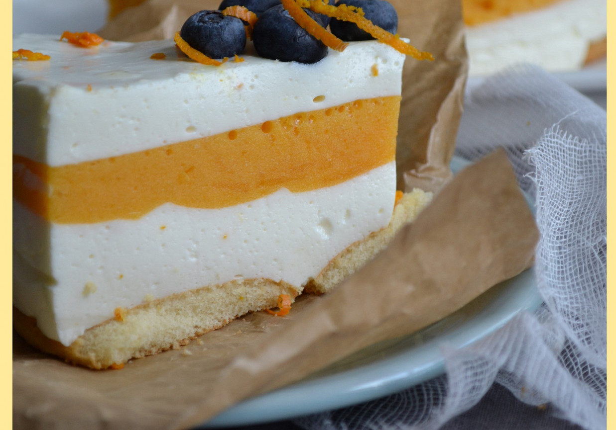 sernik na jogurtach greckich z musem dyniowo-pomarańczowym foto