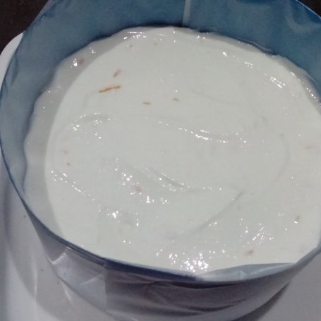Krok 3 - sernik na jogurtach greckich z musem dyniowo-pomarańczowym foto