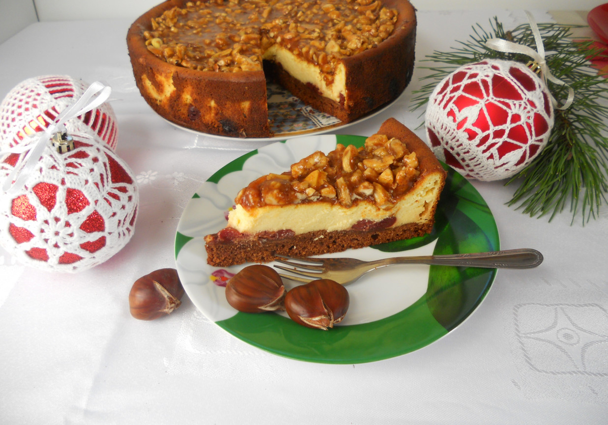 Sernik na pierniku foto