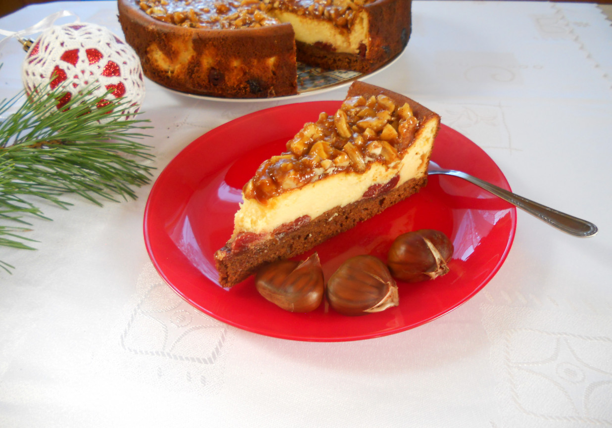 Sernik na pierniku foto