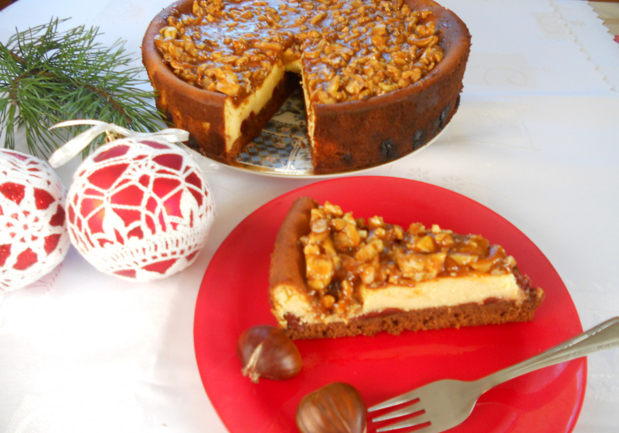 Sernik na pierniku foto