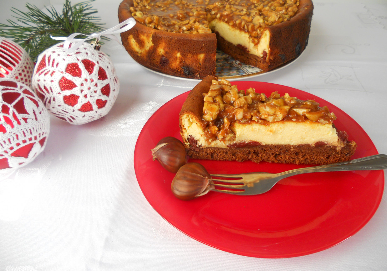 Sernik na pierniku foto