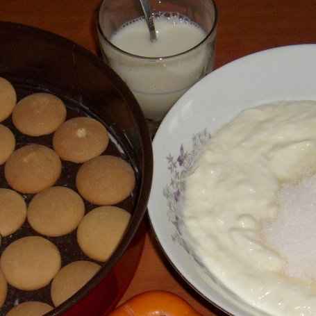 Krok 1 - SERNIK NA ZIMNO Z MORELOWĄ GALARETKĄ I OWOCEM KAKI foto