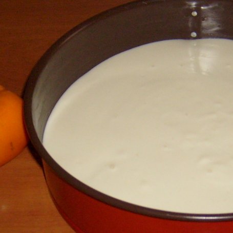 Krok 2 - SERNIK NA ZIMNO Z MORELOWĄ GALARETKĄ I OWOCEM KAKI foto