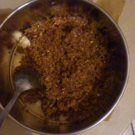 Krok 2 - Sernik na zimno z nutą pistacji, orzechów nerkowca i białej czekolady  foto
