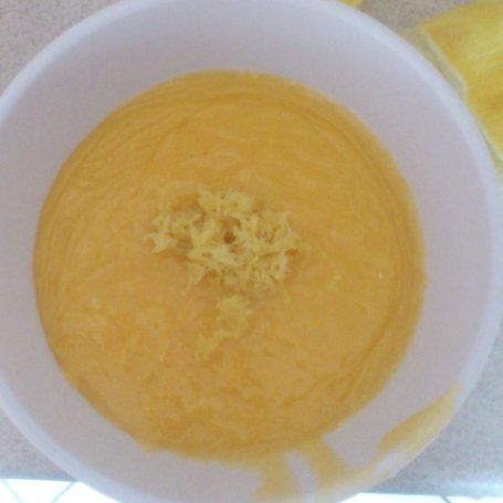 Krok 1 - Sernik na zimno z mascarpone, lemon curd, białą czekoladą i kiwi foto