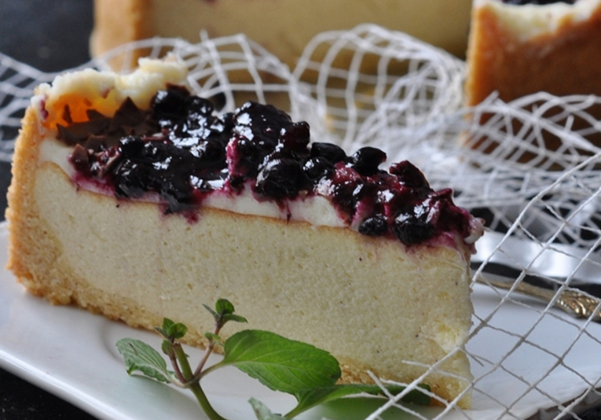 Sernik nowojorski z frużeliną jagodową foto