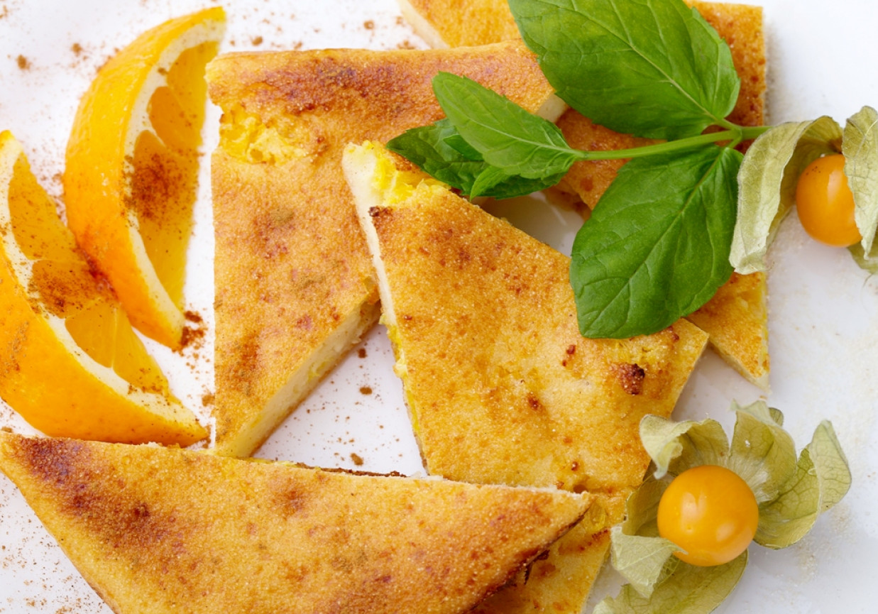 Sernik pomarańczowy z kaszą manną foto