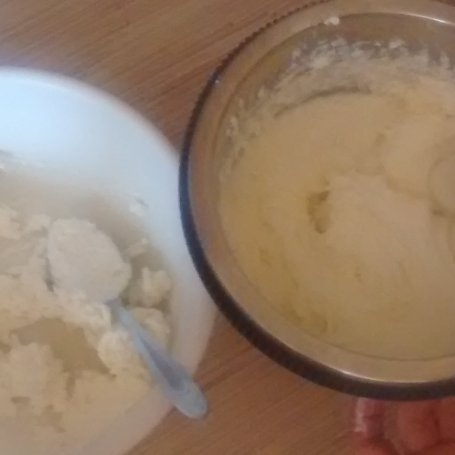 Krok 1 - Sernik z bitą śmietaną, mandarynkami i galaretką foto