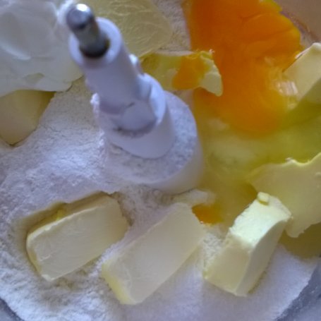 Krok 1 - Sernik z jabłkami pod puszystą pianką foto