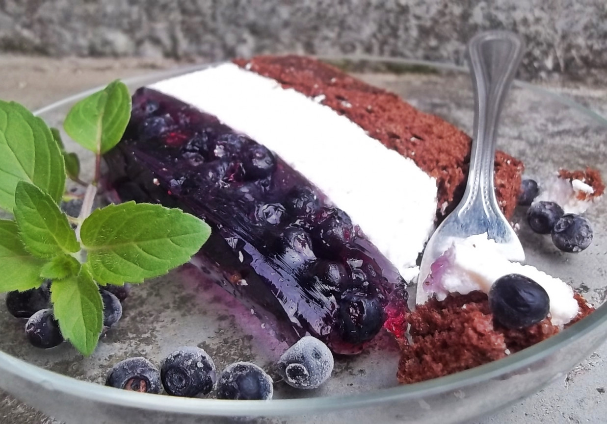 Sernik z jagodami foto