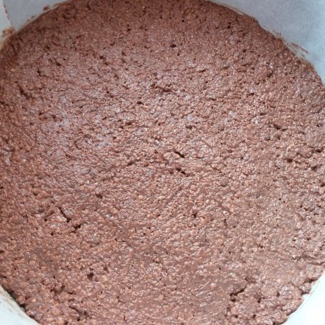 Krok 2 - Sernik z malinami na czekoladowym spodzie foto