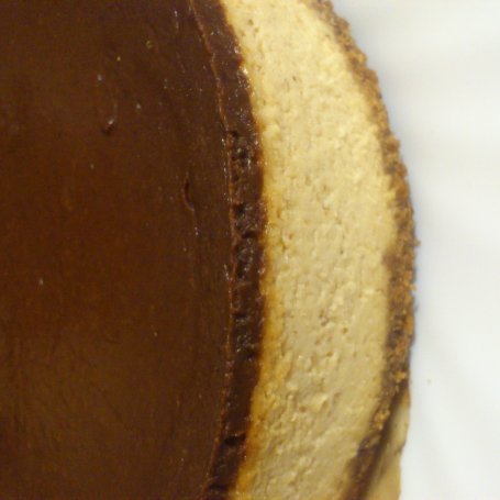 Krok 8 - Sernik z masłem orzechowym i czekoladą (pieczony) foto