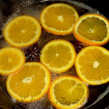 Krok 4 - Sernik z pączkowym spodem i kandyzowanymi pomarańczami foto