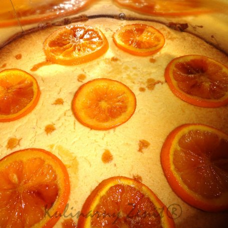 Krok 5 - Sernik z pączkowym spodem i kandyzowanymi pomarańczami foto