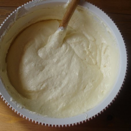 Krok 1 - Sernik z płatkami migdałowymi foto
