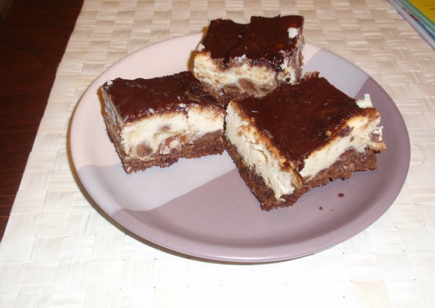 Fotografia przedstawiająca Sernik z polewą czekoladową