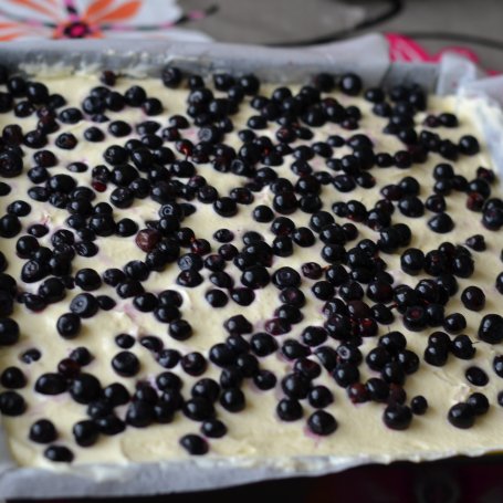 Krok 3 - SERNIKOBROWNIE Z JAGODAMI I PRAŻONYMI ORZESZKAMI NERKOWCA foto
