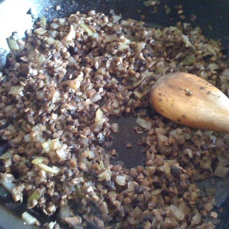 Krok 1 - Serowa rolada z nadzieniem pieczarkowym foto