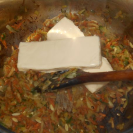 Krok 4 - Serowa zupa ogórkowo-porowa foto