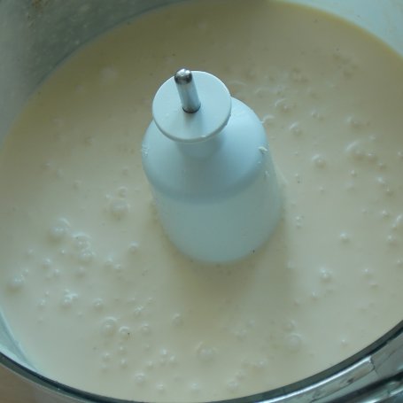 Krok 2 - Serowe ciasto z czereśniami foto