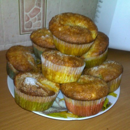 Krok 3 - Serowe muffinki z brzoskwiniami foto