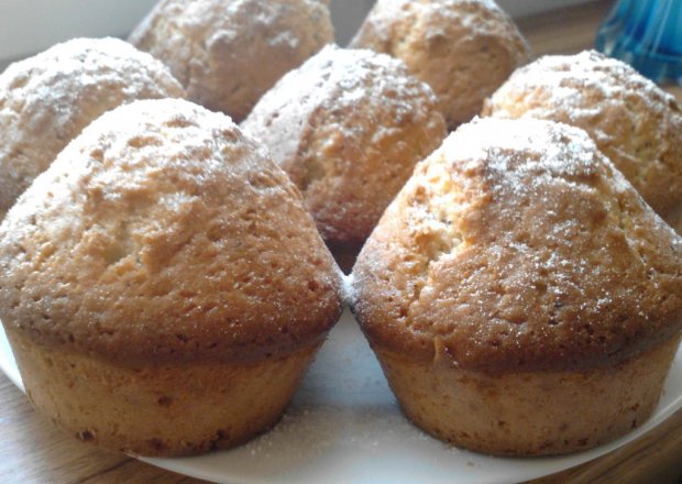 Fotografia przedstawiająca Serowe muffiny z drobinkami czekolady