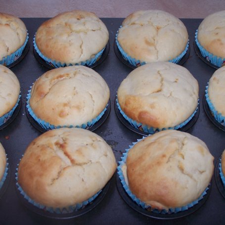 Krok 5 - Serowo-jabłkowe, czyli słodkości muffinkowe... foto