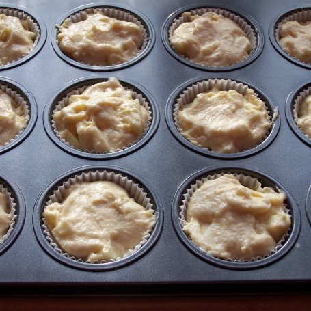 Krok 5 - Serowo-owocowe muffiny, czyli jabłkowe z ricottą :) foto