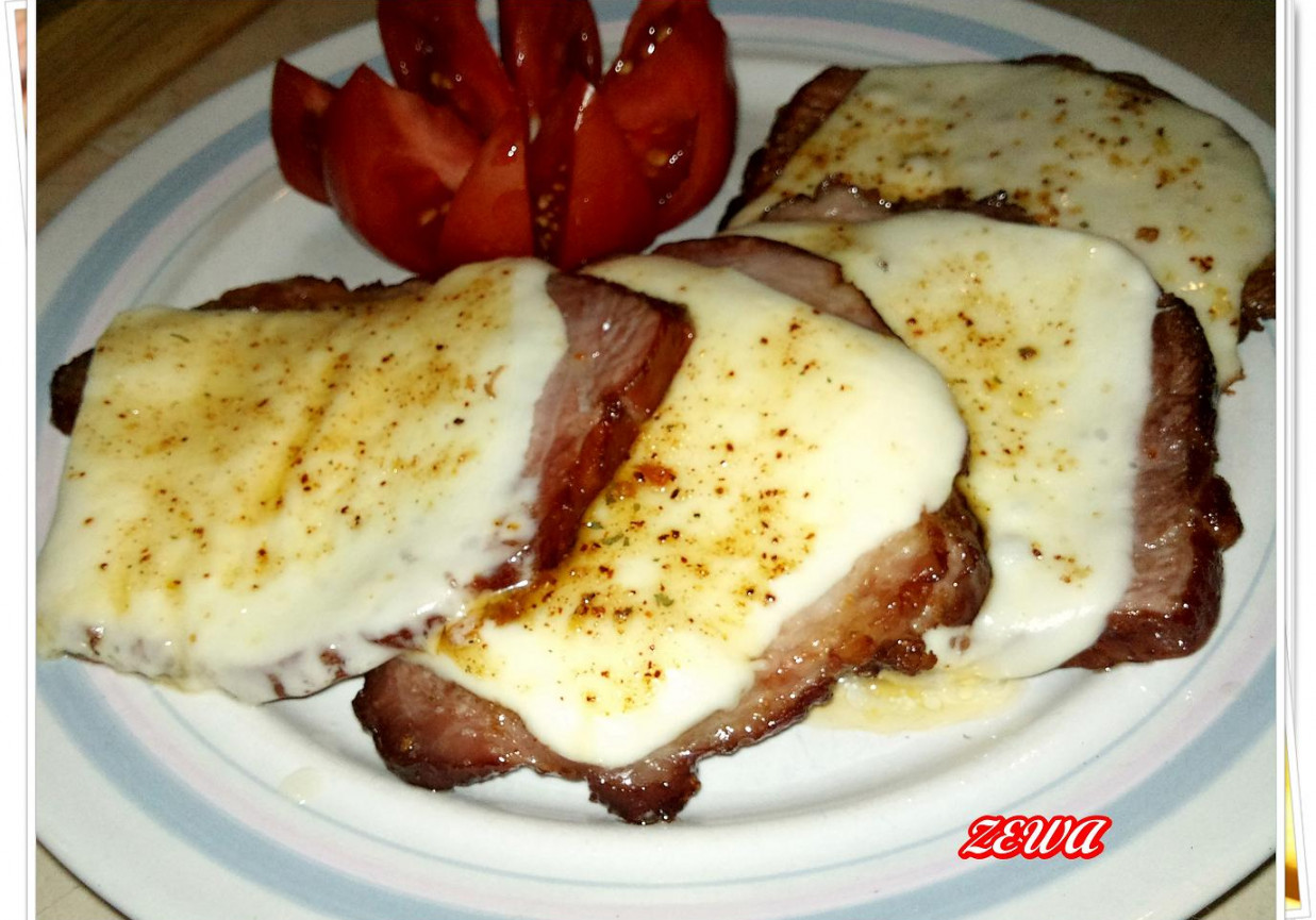 Serowo wędzonkowa przekąska foto