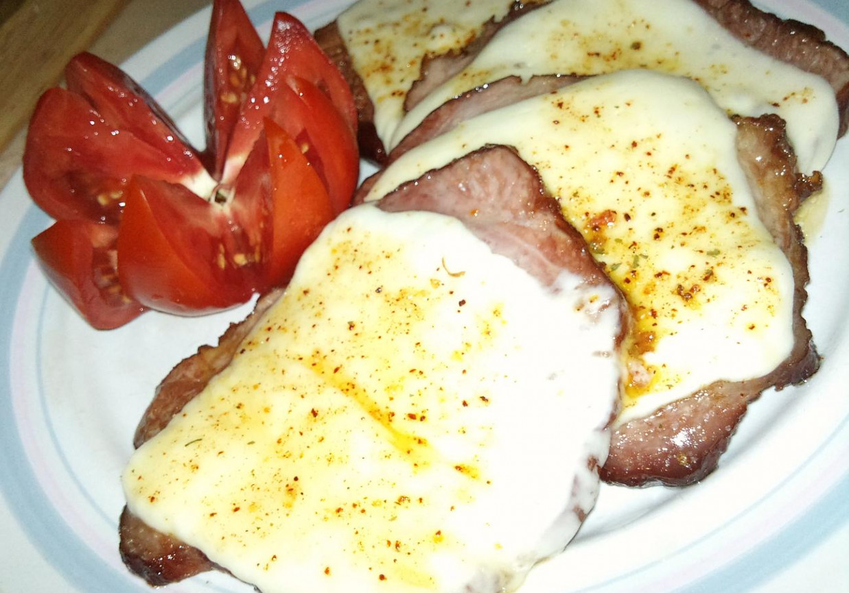 Serowo wędzonkowa przekąska foto