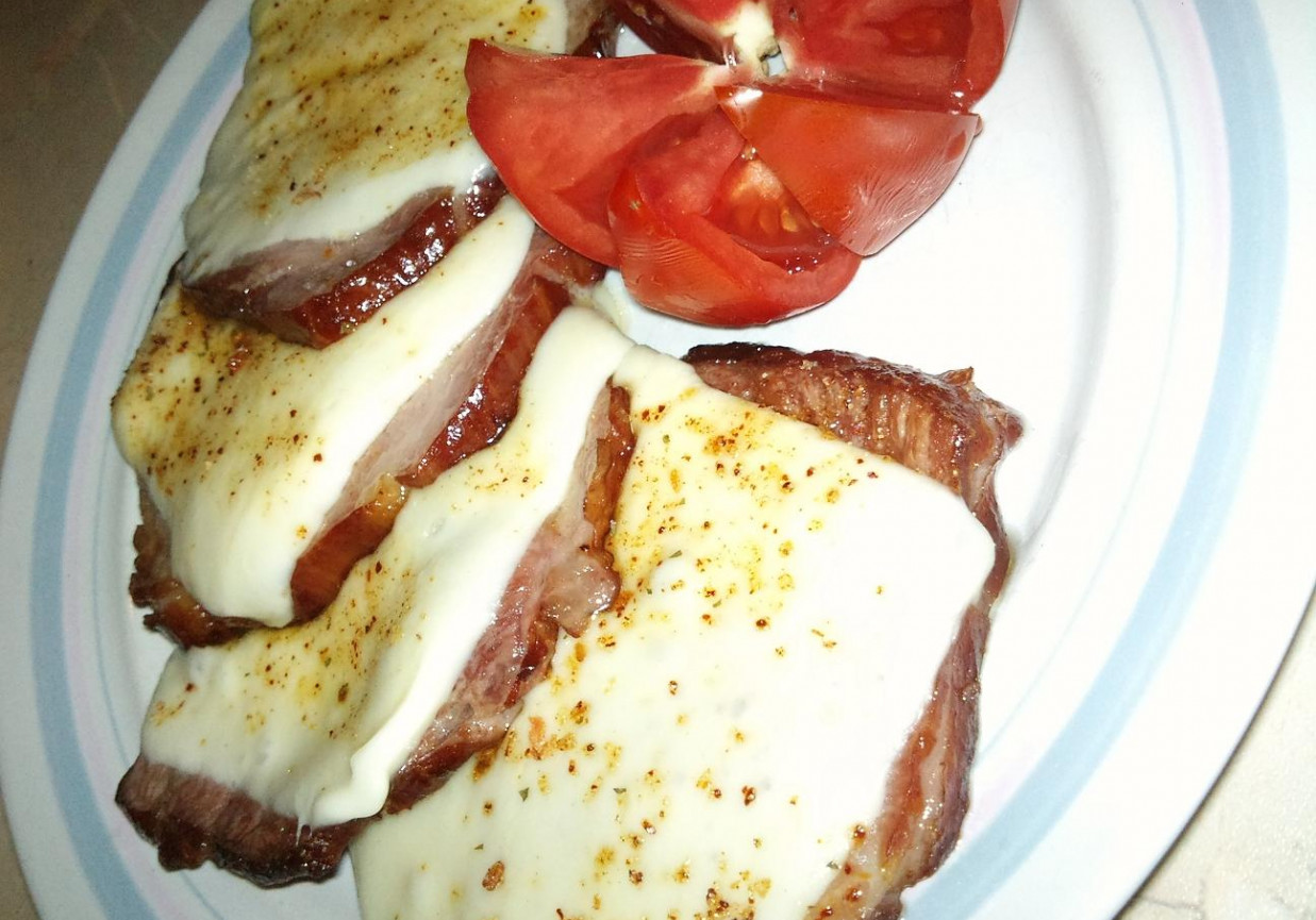 Serowo wędzonkowa przekąska foto