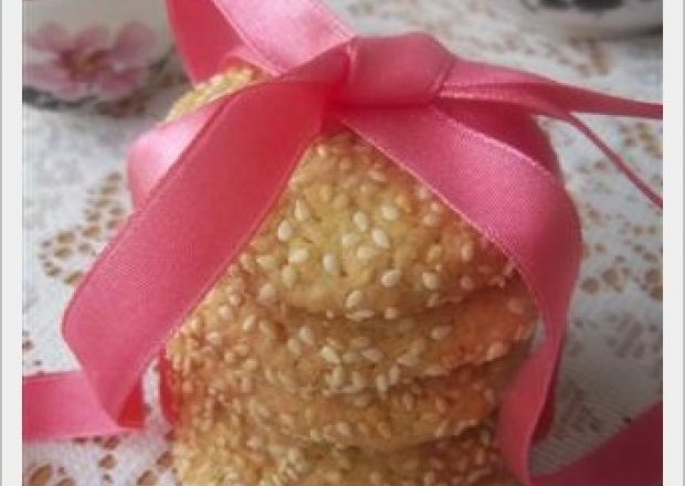 Fotografia przedstawiająca Sezamowe ciasteczka szczęścia