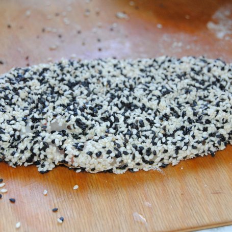 Krok 2 - Sezamowy filet w  sosie rabarbarowym foto