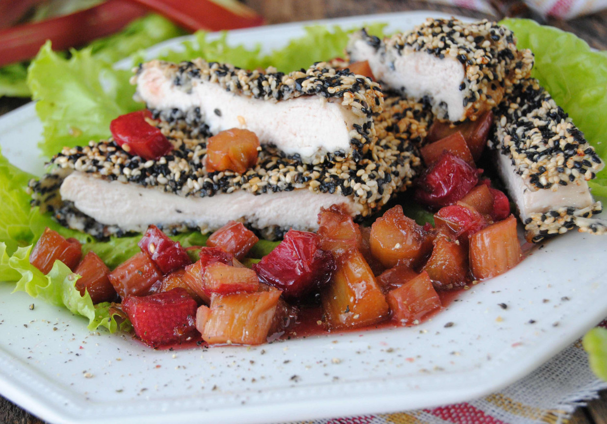 Sezamowy filet w  sosie rabarbarowym foto