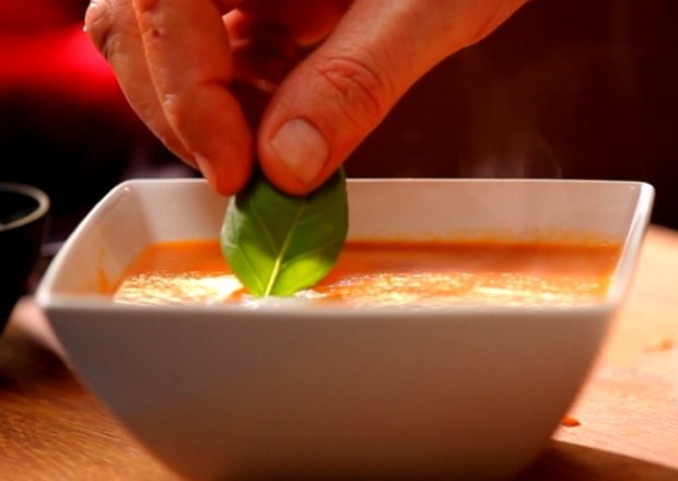 Sezon II, odc.7: Zupa pomidorowa z papryką i serem kozim foto