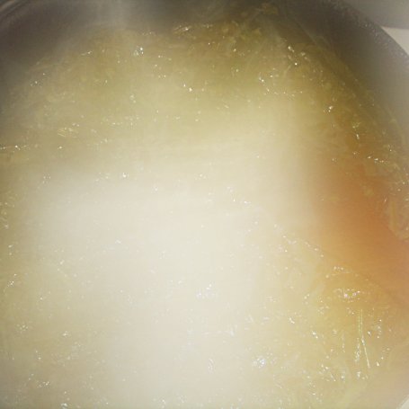 Krok 2 - Sezonowa zupa szczawiowa z jajkiem foto