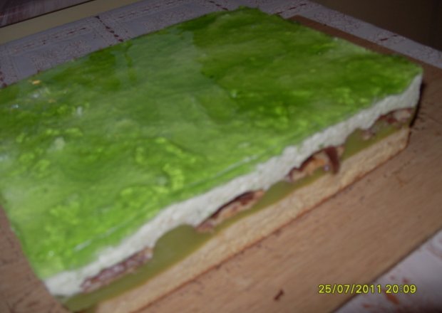 Fotografia przedstawiająca Shrek zielony deser