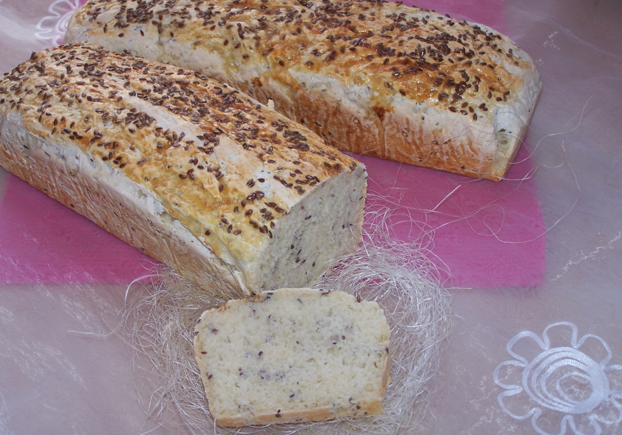 Siemię lniane i kefir, czyli smaczny chlebek :) foto